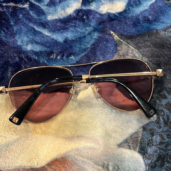 Designer Valentino aviator style sunglasses - Picture 2 of 4